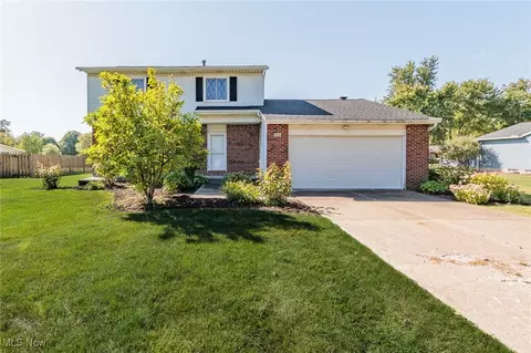922 Hampton Dr, Macedonia, OH 44056