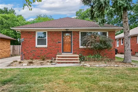 5804 Linda Ln, Garfield Heights, OH 44125