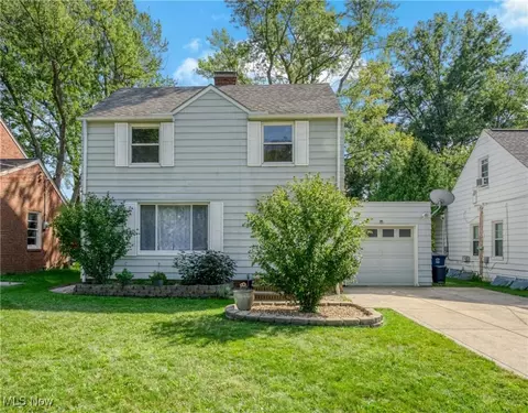 4984 Anderson Rd, Lyndhurst, OH 44124