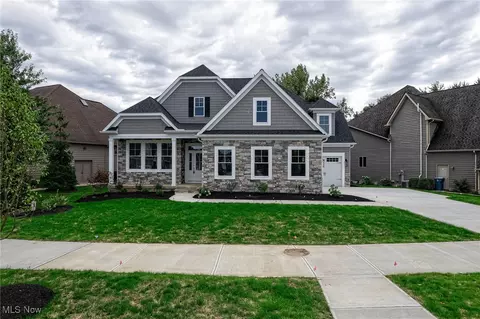 33695 Via San Angelo Dr, Avon, OH 44011