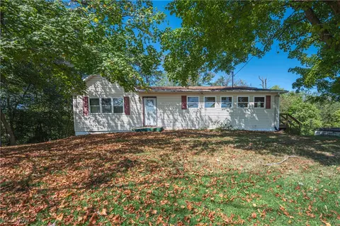 41 Burl Rd, Parkersburg, WV 26104