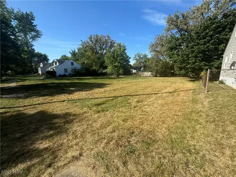4304 E 163rd St, Cleveland, OH 44128