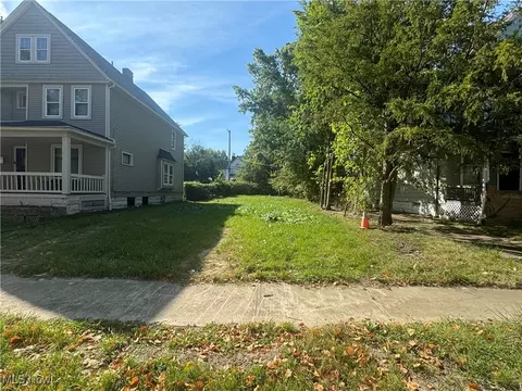 7308 Lawnview Ave, Cleveland, OH 44103