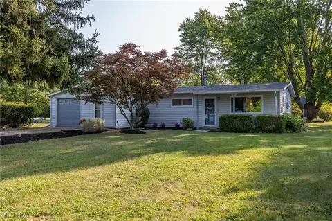 12503 Alton Dr, Grafton, OH 44044