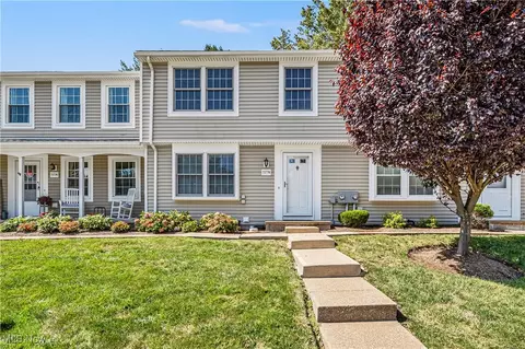 7377 N Chestnut Commons Dr, Mentor, OH 44060