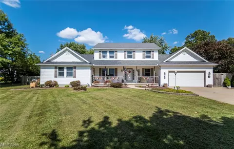 4320 New Castle Rd, Lowellville, OH 44436