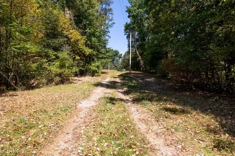 7281 Crowder Rd SW, Sherrodsville, OH 44675
