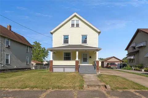 130 Leslie Ave, Niles, OH 44446