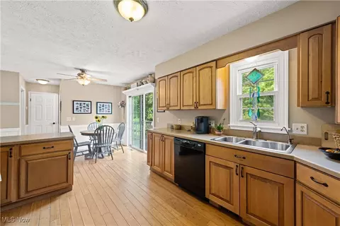 9071 Jackson St, Mentor, OH 44060 photo 17