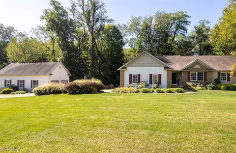818 Wall Rd, Wadsworth, OH 44281 photo 2