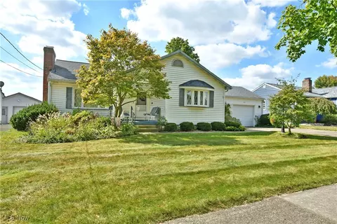 918 Lawrence Ave, Girard, OH 44420
