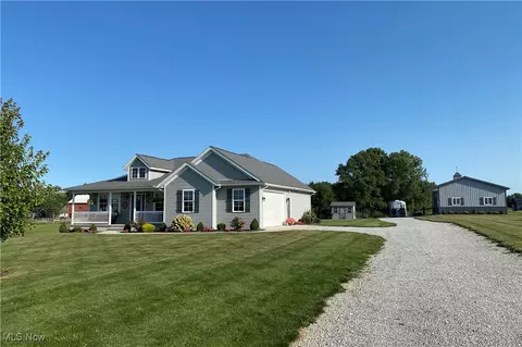 6698 Secrest Rd, Apple Creek, OH 44606