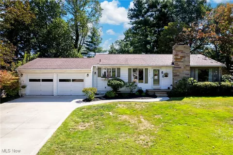 1037 Mayflower Dr, Wooster, OH 44691