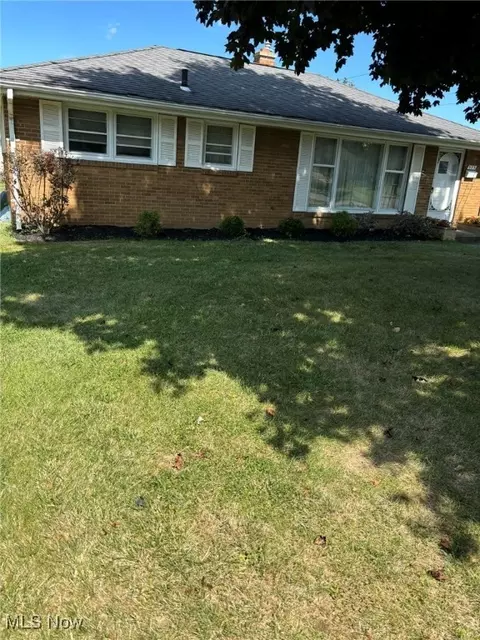 575 Creed St, Struthers, OH 44471