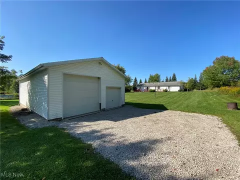 16291 Burrows Rd, Thompson, OH 44086 photo 3