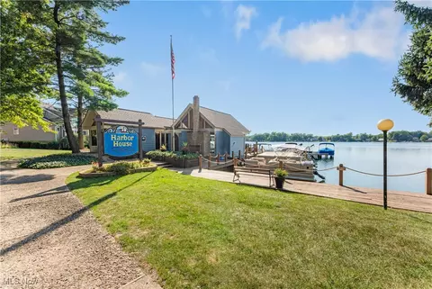 1449 Harbor Dr NW, Canton, OH 44708 photo 6