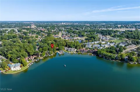 1449 Harbor Dr NW, Canton, OH 44708 photo 4