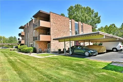 3080 N River Rd NE #J-12, Warren, OH 44483