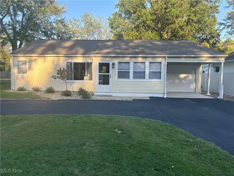 Exterior - 2831 Stark Dr, Willoughby Hills, OH 44094 photo 3 of 8