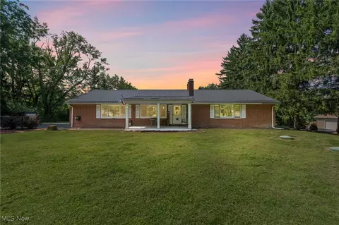 8419 Cloveridge Rd, Chagrin Falls, OH 44022
