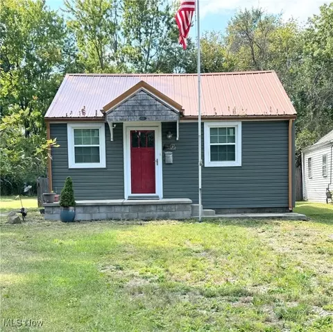 240 Courtland Ave, Campbell, OH 44405