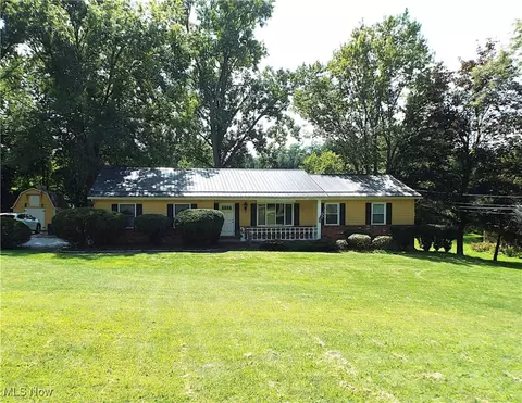 438 Meadowview Dr, Northfield, OH 44067
