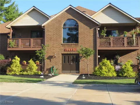 8613 Scenicview Dr #102, Broadview Heights, OH 44147
