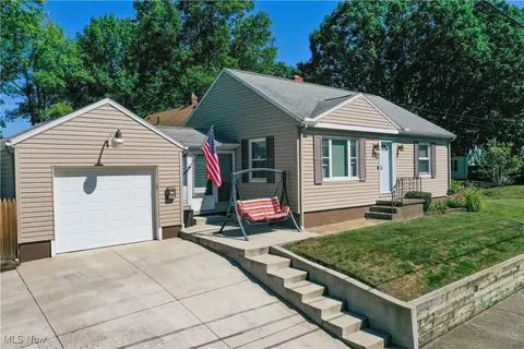 1199 Tioga Ave, Akron, OH 44305