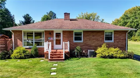298 Southeast Ave, Tallmadge, OH 44278