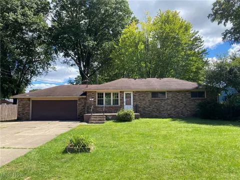 3205 Hadley Ave, Youngstown, OH 44505