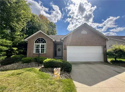 115 Royal Troon Dr SE, Warren, OH 44484