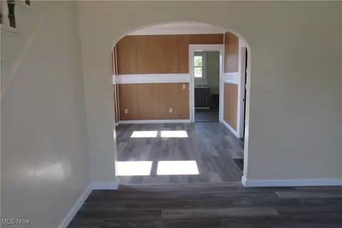 Living - 1525 W 8th St, Ashtabula, OH 44004 photo 2 of 4