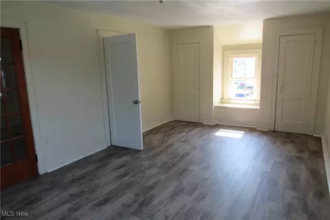Bedroom - 1525 W 8th St, Ashtabula, OH 44004 photo 2 of 2