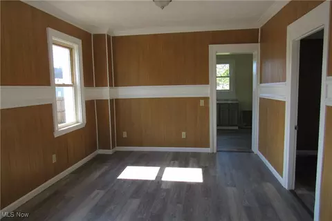 Living - 1525 W 8th St, Ashtabula, OH 44004 photo 3 of 4