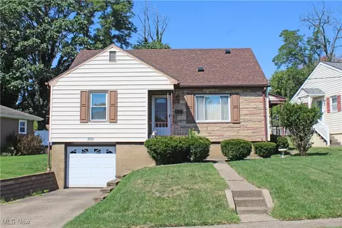 3923 Collins Way, Weirton, WV 26062