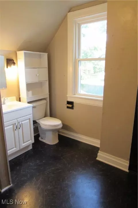 Bath - 1552 W 8th St, Ashtabula, OH 44004 photo 2 of 2