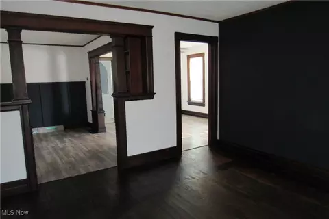 Living - 1552 W 8th St, Ashtabula, OH 44004 photo 4 of 5