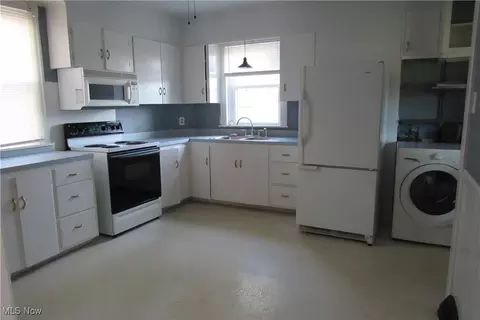 Kitchen - 1552 W 8th St, Ashtabula, OH 44004 photo 1 of 1