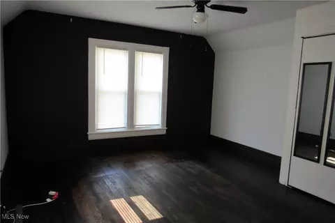 Bedroom - 1552 W 8th St, Ashtabula, OH 44004 photo 3 of 3