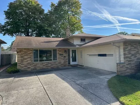 23433 Sharon Dr, North Olmsted, OH 44070