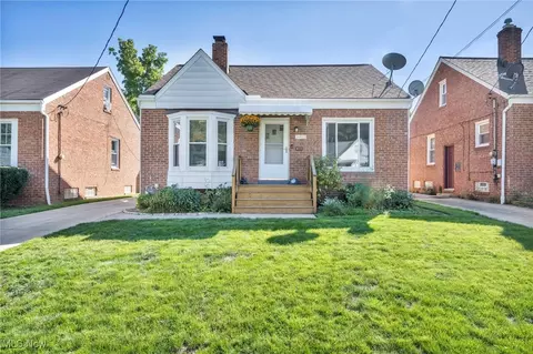 3003 Hearthstone Rd, Parma, OH 44134