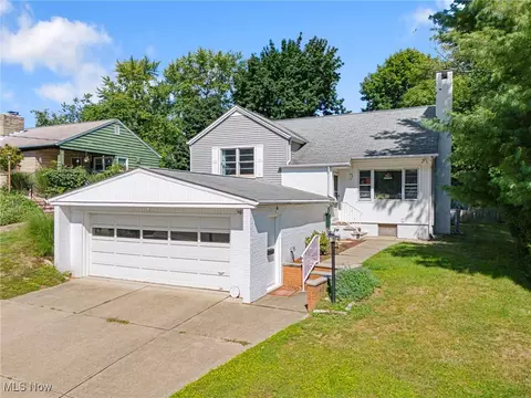 103 Maplecrest St SW, North Canton, OH 44720
