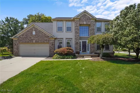 9144 Ashcroft Ln, Twinsburg, OH 44087