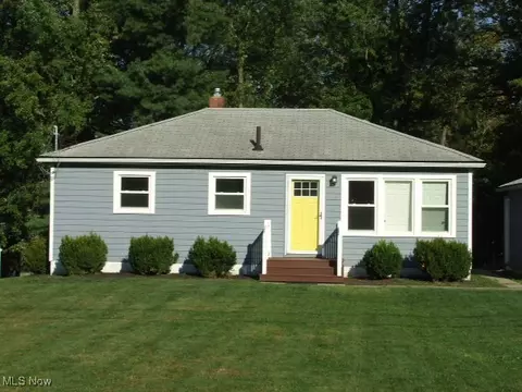 114 Parmelee Dr, Tallmadge, OH 44278
