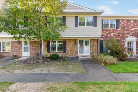 2170 Beechtree Dr, Uniontown, OH 44685