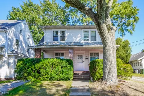 2512 View Ct NW, Canton, OH 44709
