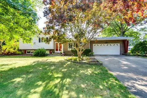 3116 Sherbrook Dr, Uniontown, OH 44685