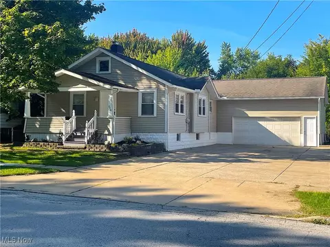 718 Tallmadge Rd, Cuyahoga Falls, OH 44221