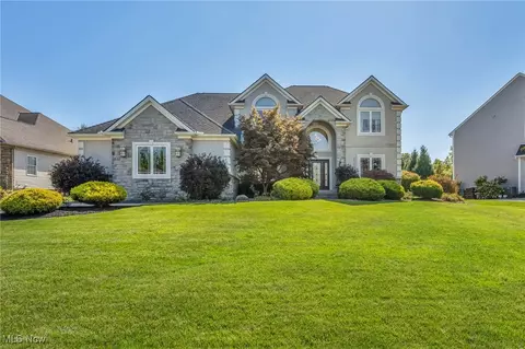 7993 Kilkenny Ct, Sagamore Hills, OH 44067