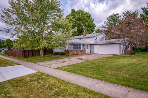 32875 Arlesford Dr, Solon, OH 44139